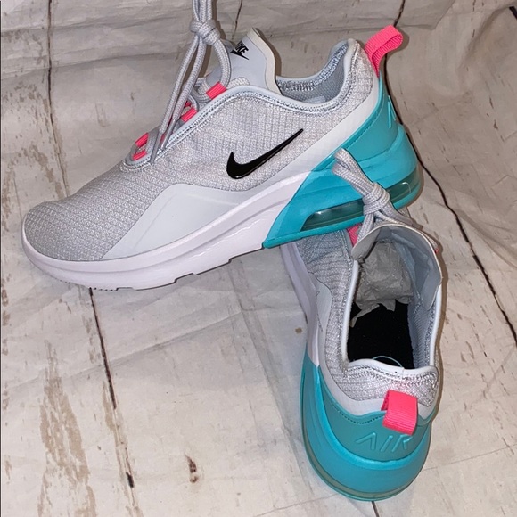 🍦 NWT women’s Nike air max motion 2 sneakers 🍦 - Picture 3 of 7